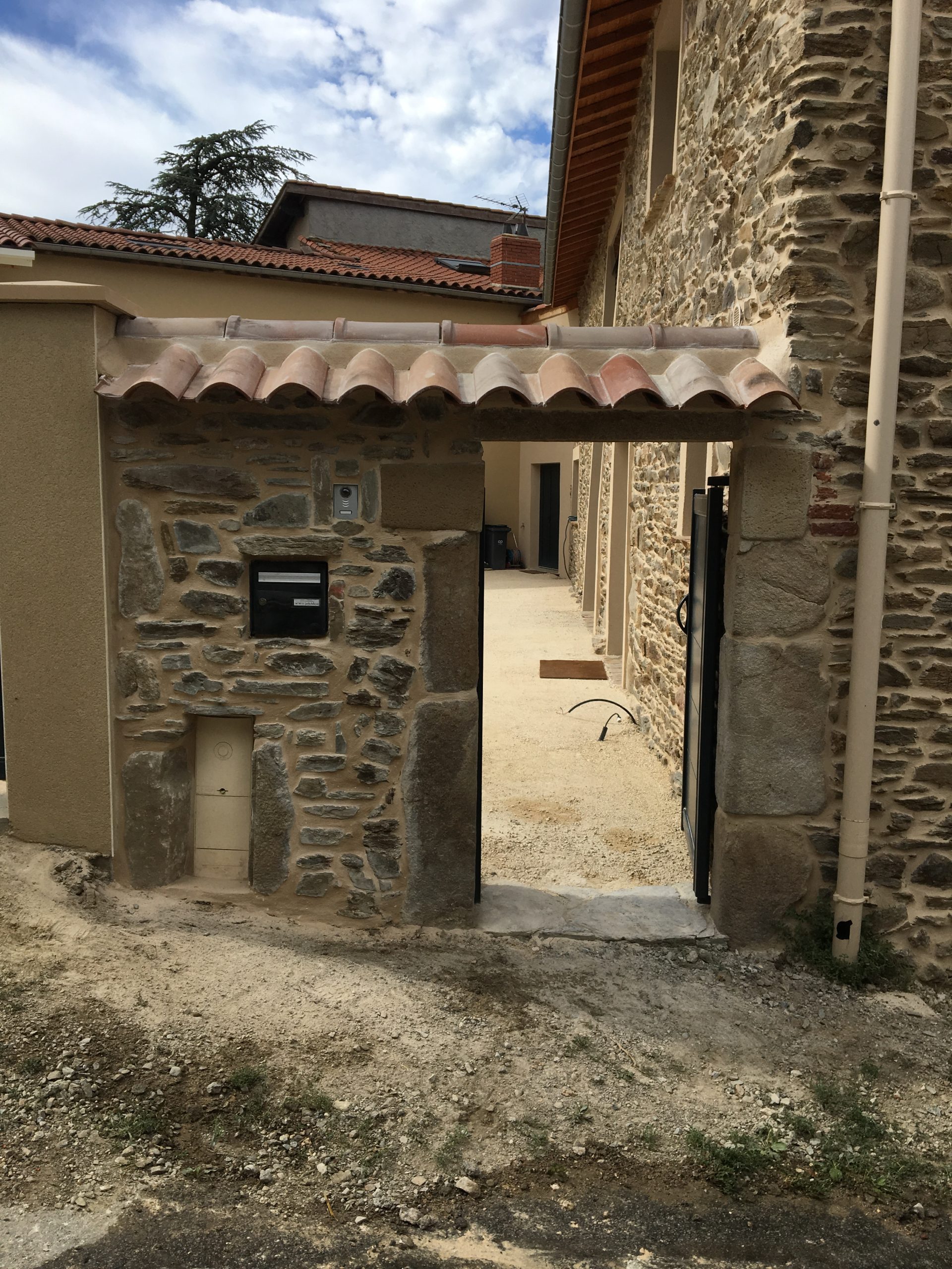 Rénovation maison en pierre sud est lyin